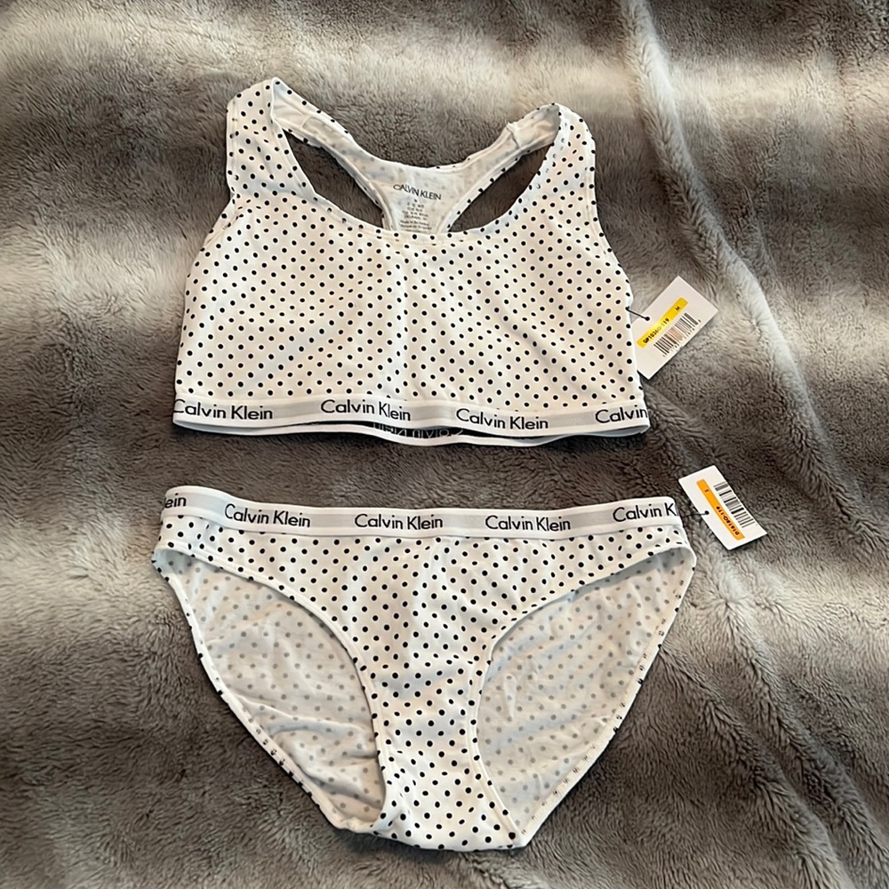 NWT Calvin Klein set!
